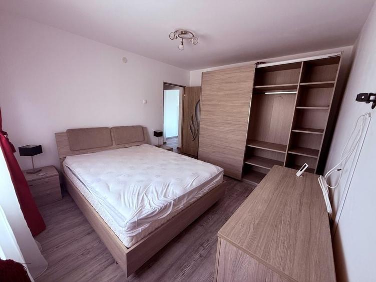 Apartament cu 2 camere semidecomandat în Satu Nou