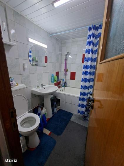 Casă cu 2 camere cu Teren 2200 Mp în Central