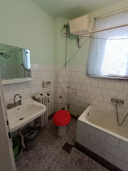 Casă decomandat în 1 Mai