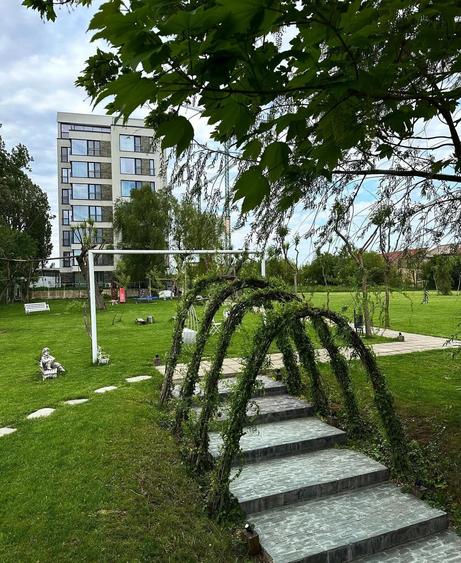 Apartament cu 2 camere semidecomandat în Băneasa