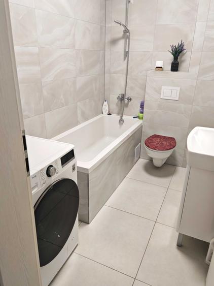 Apartament cu 3 camere decomandat, mobilat în Exterior Vest