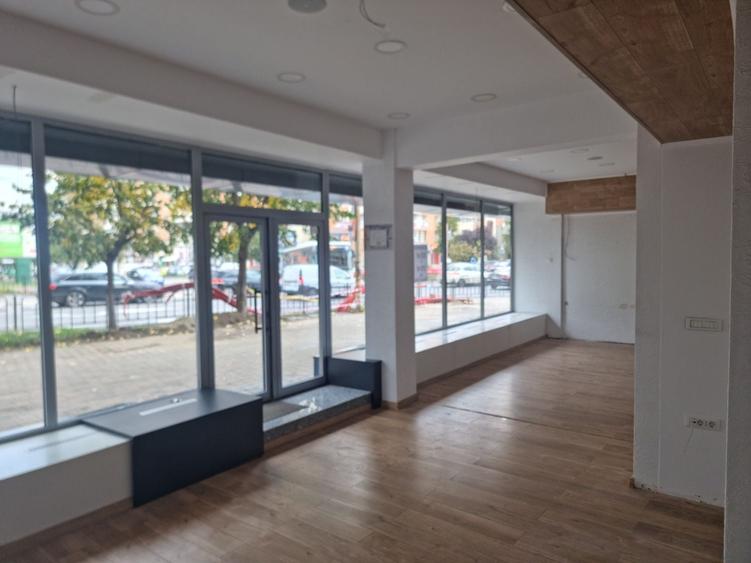 Spațiu comercial, de 120 mp, în 9 Mai