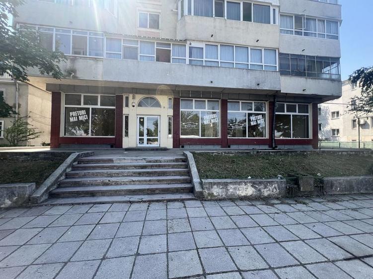 Spațiu comercial, de 200 mp, în Mizil
