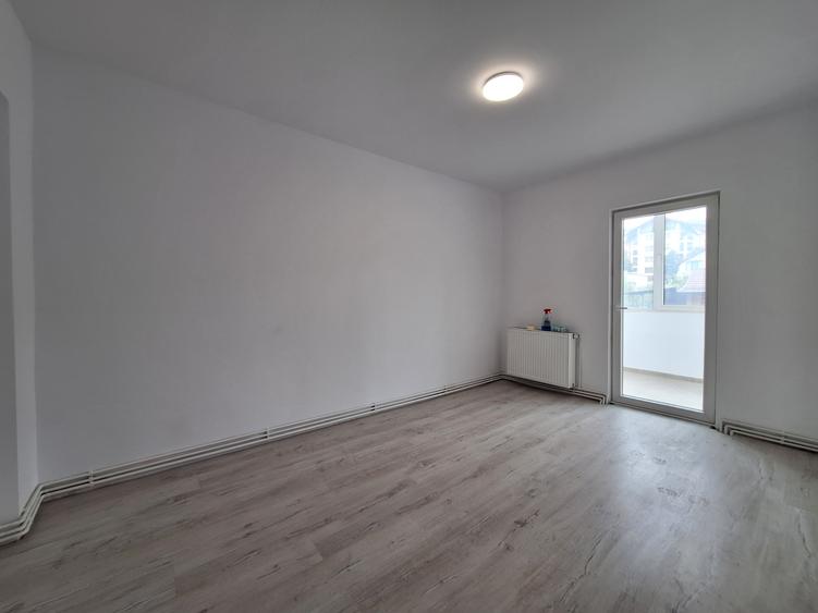 Apartament cu 3 camere decomandat în Baciu