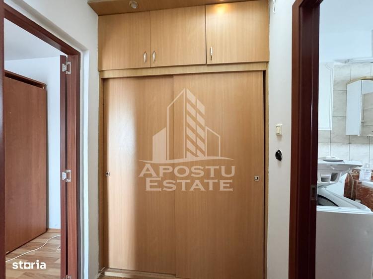 Apartament cu 2 camere semidecomandat în Girocului
