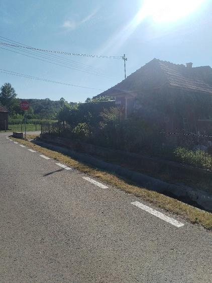 Casă cu Teren 500 Mp în Dolu