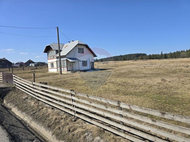 Teren Construcții intravilan de 23765 mp, în Poiana Stampei