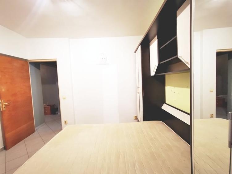 Apartament cu 3 camere în Păcii