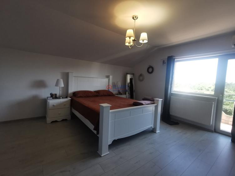 Casă cu 3 camere decomandat cu Canalizare în Agigea