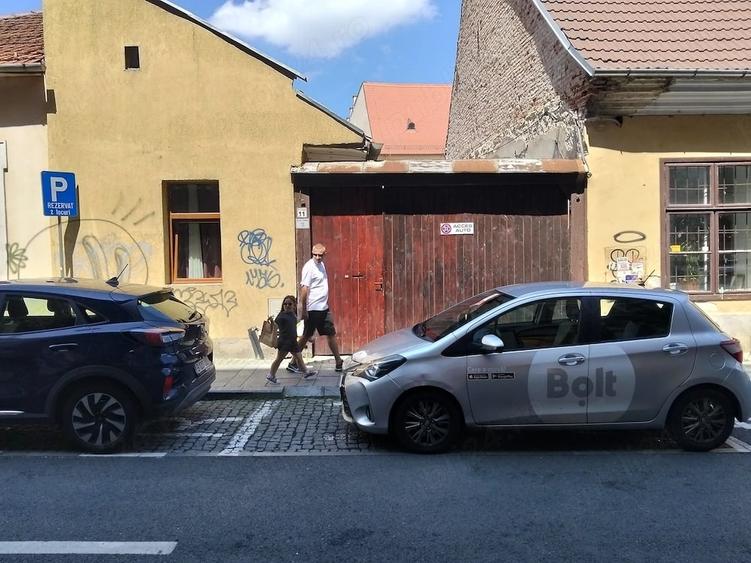 Casă cu Teren 60 Mp în Central
