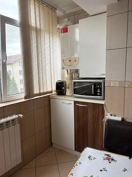 Apartament cu 3 camere semidecomandat în Burdujeni