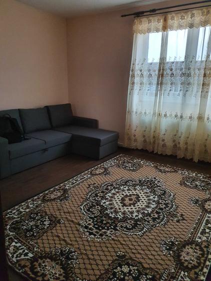 Garsonieră decomandată în Petros