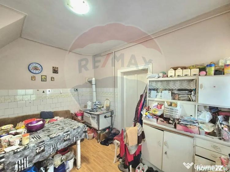 Casă cu 3 camere cu Teren 1100 Mp în Pârneava