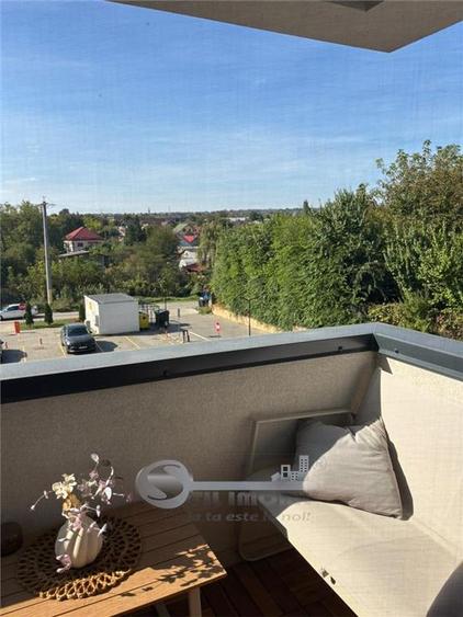 Apartament cu 3 camere decomandat în Valea Adâncă