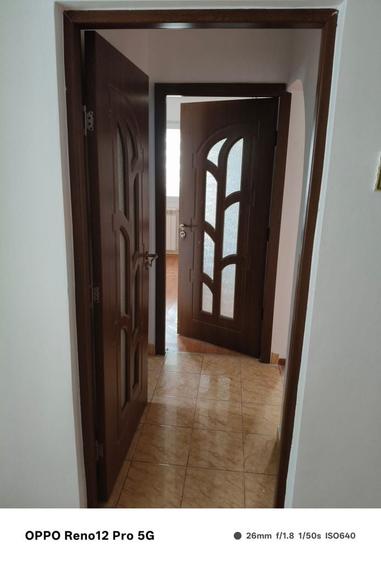 Apartament cu 4 camere semidecomandat în Central