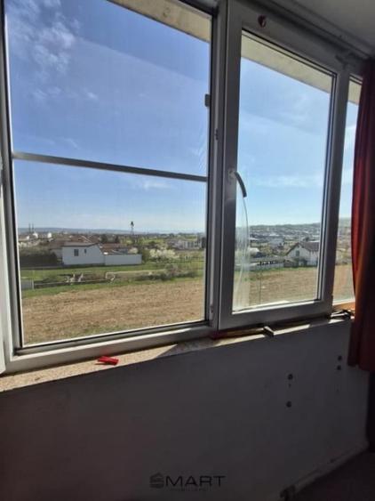 Apartament cu 2 camere semidecomandat în Micești