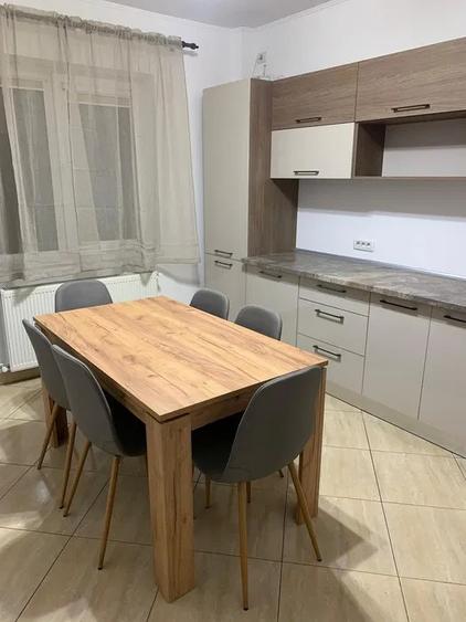 Casă individuală cu 5 camere cu Teren 150 Mp în Lazu