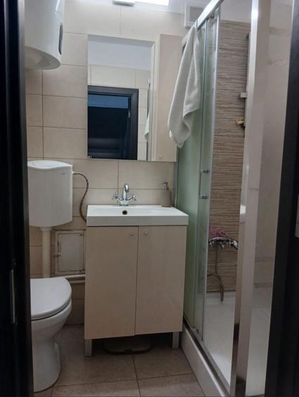 Apartament cu 3 camere decomandat în Drumul Taberei