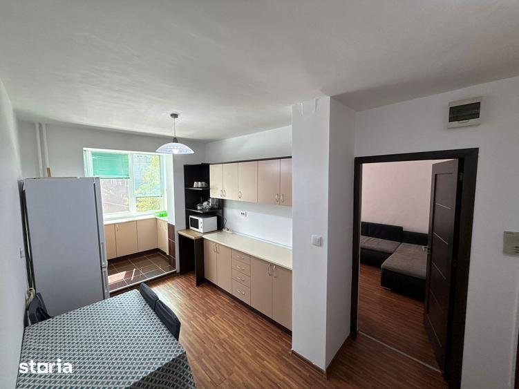 Apartament cu 3 camere decomandat în Decebal