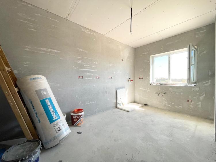 Duplex cu 4 camere cu Canalizare în Moșnița Veche