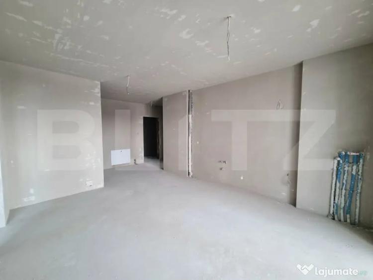 Apartament cu 3 camere semidecomandat în Central