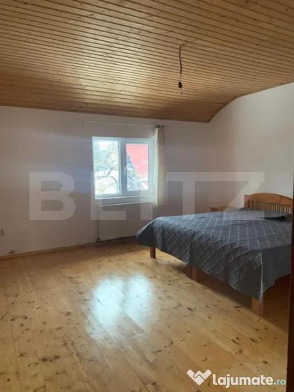 Casă cu 5 camere cu Teren 370 Mp în Bran