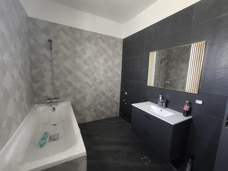 Casă individuală cu 4 camere cu Canalizare în Exterior Vest