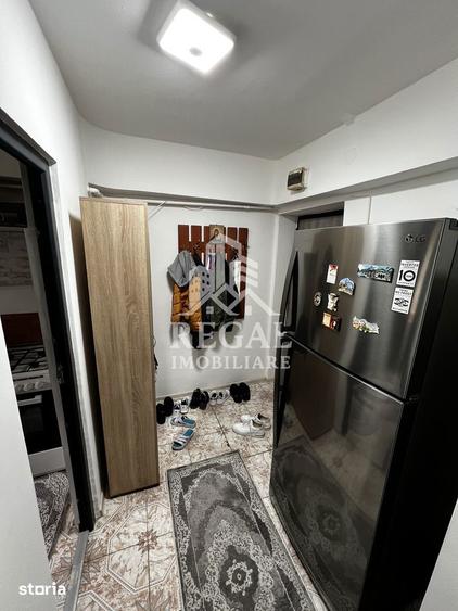 Apartament cu 2 camere semidecomandat, mobilat în Central