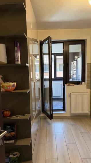 Apartament cu 3 camere decomandat în Exterior Vest