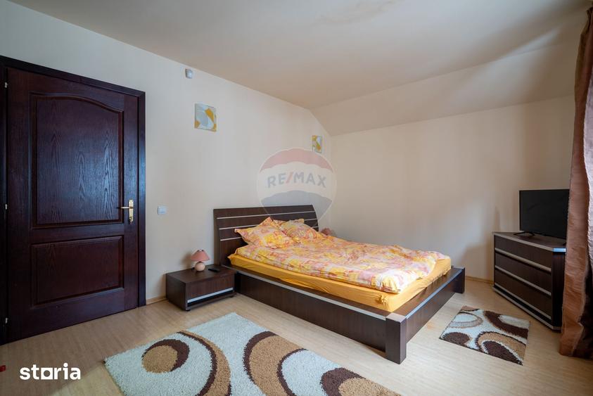 Casă cu 6 camere cu Teren 350 Mp în Central