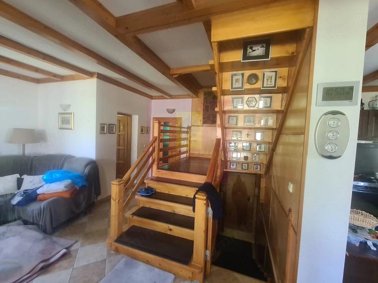 Casă cu 5 camere cu Teren 2177 Mp în Ghioșești