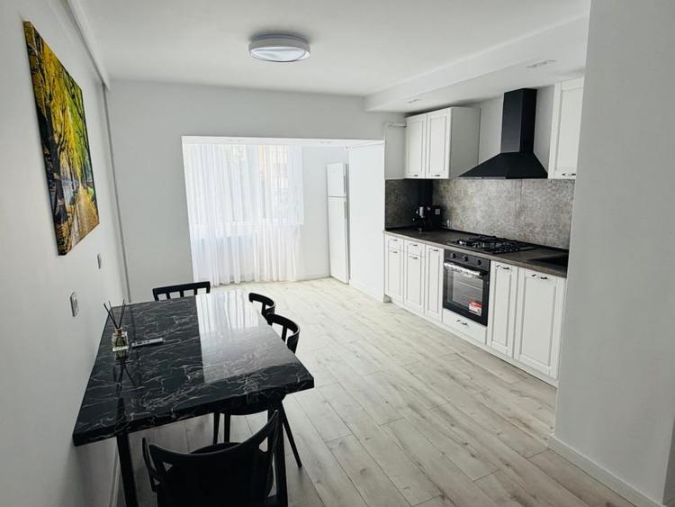 Apartament cu 2 camere decomandat, mobilat în Plopilor