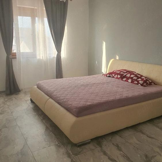 Casă cu Teren 430 Mp în Plopi