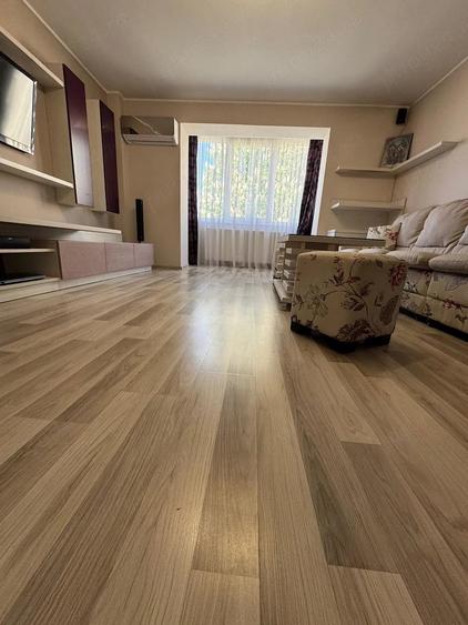 Apartament cu 3 camere decomandat în Burdujeni