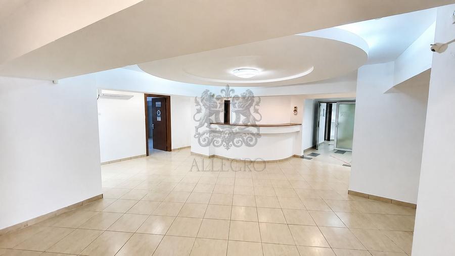 Spațiu comercial, de 525 mp, în P-ța Unirii