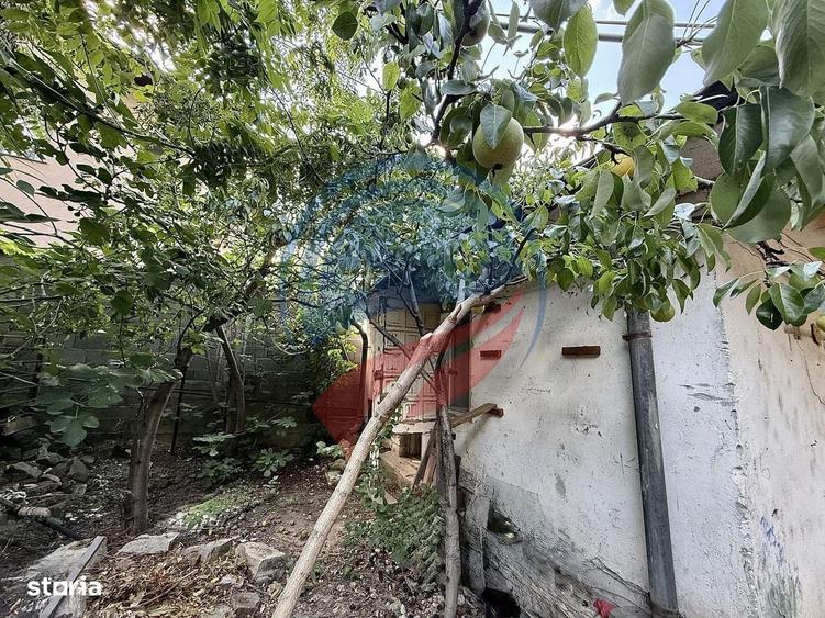 Casă cu 4 camere în Ungureni
