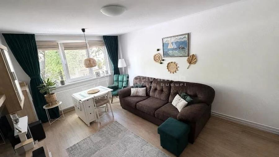 Apartament cu 4 camere decomandat în Drumul Taberei