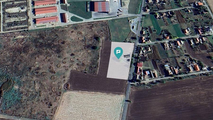 Teren agricol intravilan de 8802 mp, în Semlac