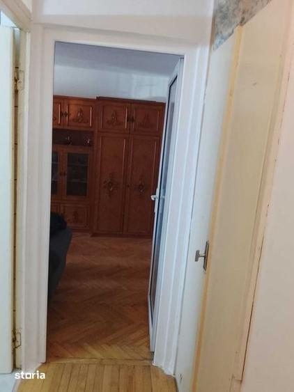 Garsonieră în Girocului