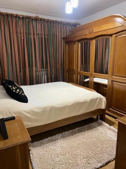 Apartament cu 3 camere decomandat, mobilat în Păcurari