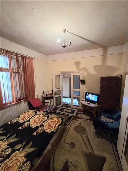 Casă cu 4 camere cu Canalizare în Casa de Cultură