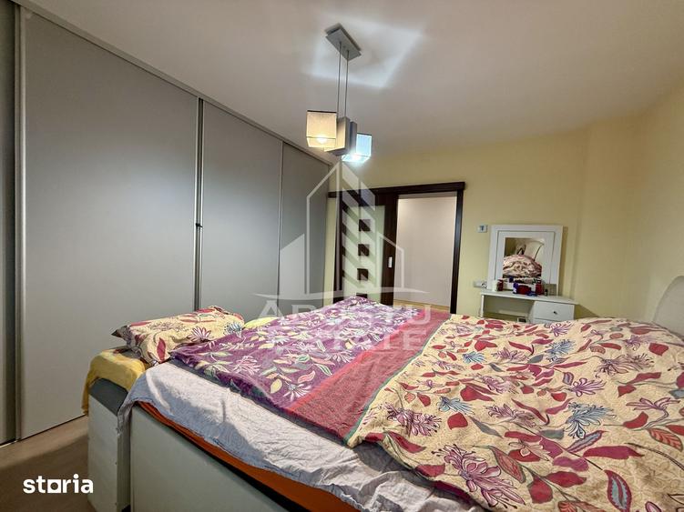 Apartament cu 3 camere decomandat în Lunei