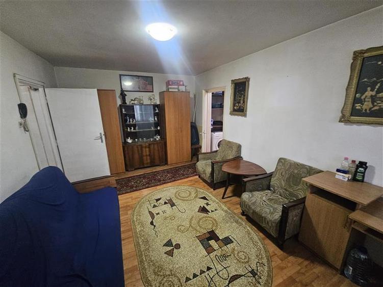 Apartament cu 2 camere semidecomandat în Micro I