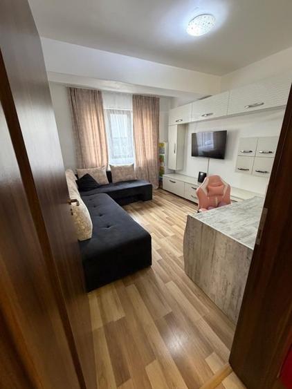 Apartament cu 3 camere decomandat, mobilat în Ampoi 3
