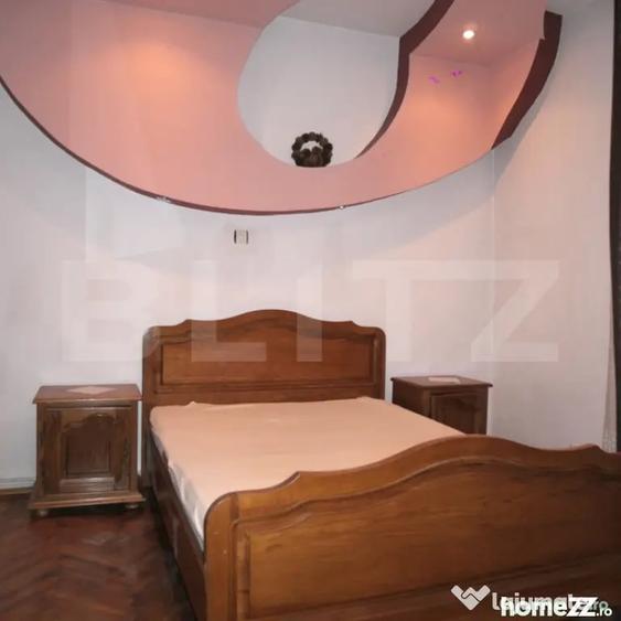 Casă cu 5 camere cu Teren 296 Mp în Central