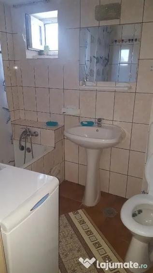 Apartament cu 3 camere semidecomandat în Chibrit