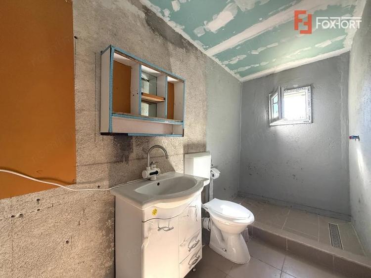 Casă cu 4 camere cu Teren 430 Mp în Plopi