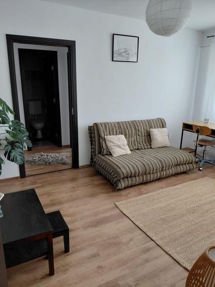 Apartament cu 2 camere semidecomandat în Florești