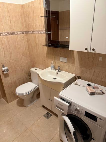 Apartament cu 3 camere semidecomandat în Exterior Vest