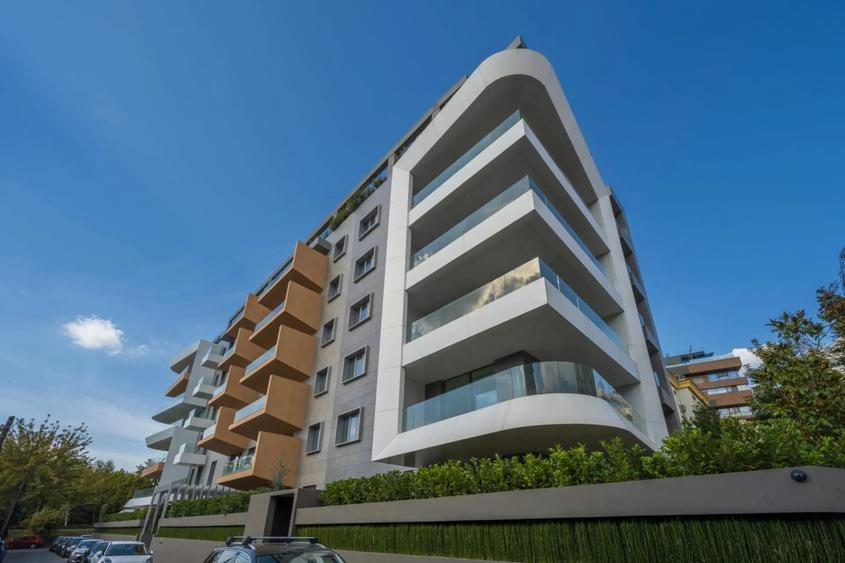 Apartament cu 3 camere decomandat în Floreasca